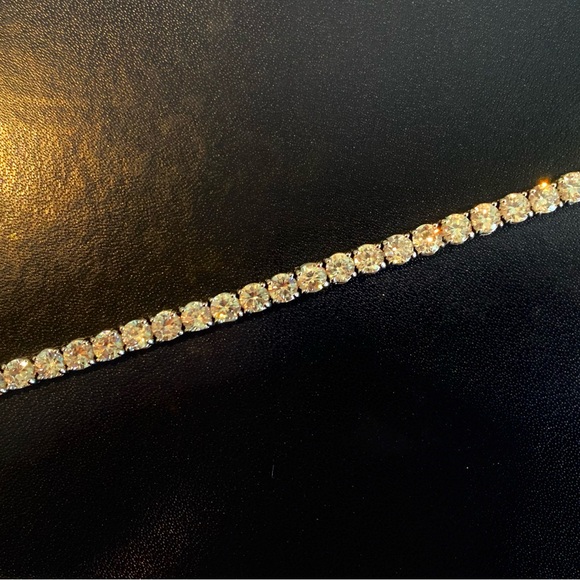 Stunning Silver Tennis Bracelet CZ Stones Double Clasp Stamped 925 - Picture 4 of 4